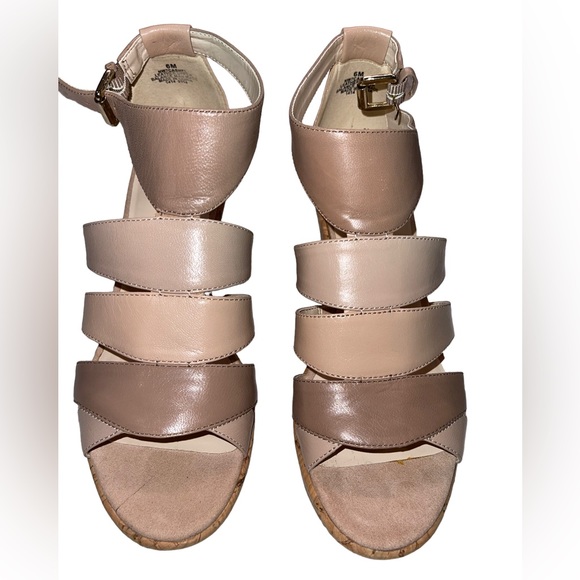 Nine West - neutral  tan Wedges - cork wedge - size 6 - NIB NWT - Picture 2 of 7